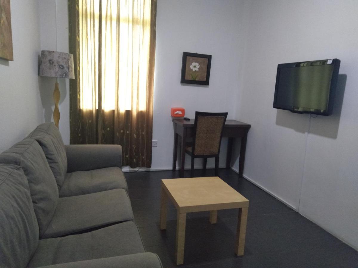 Ginasuite Kompleks27 Hotel بندر سير بيجوانا المظهر الخارجي الصورة