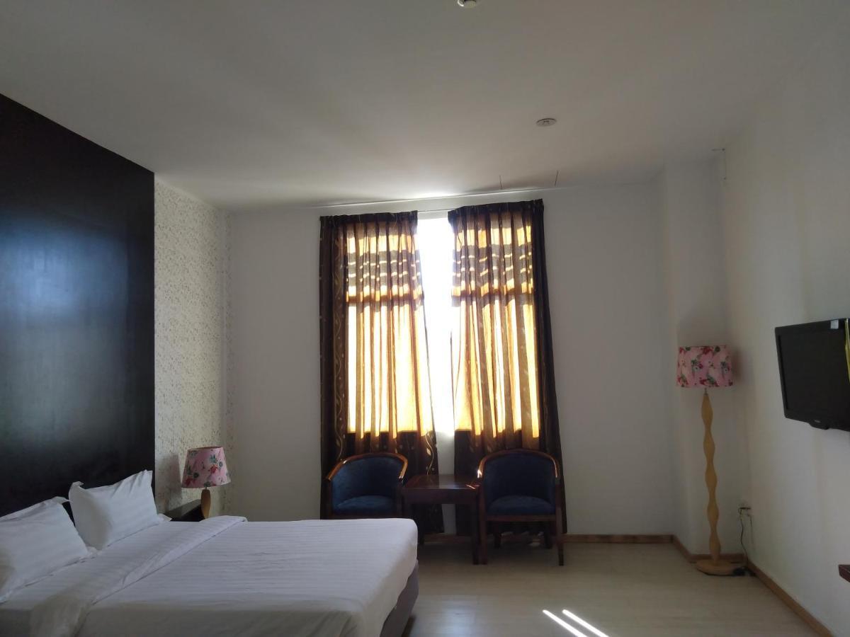 Ginasuite Kompleks27 Hotel بندر سير بيجوانا المظهر الخارجي الصورة