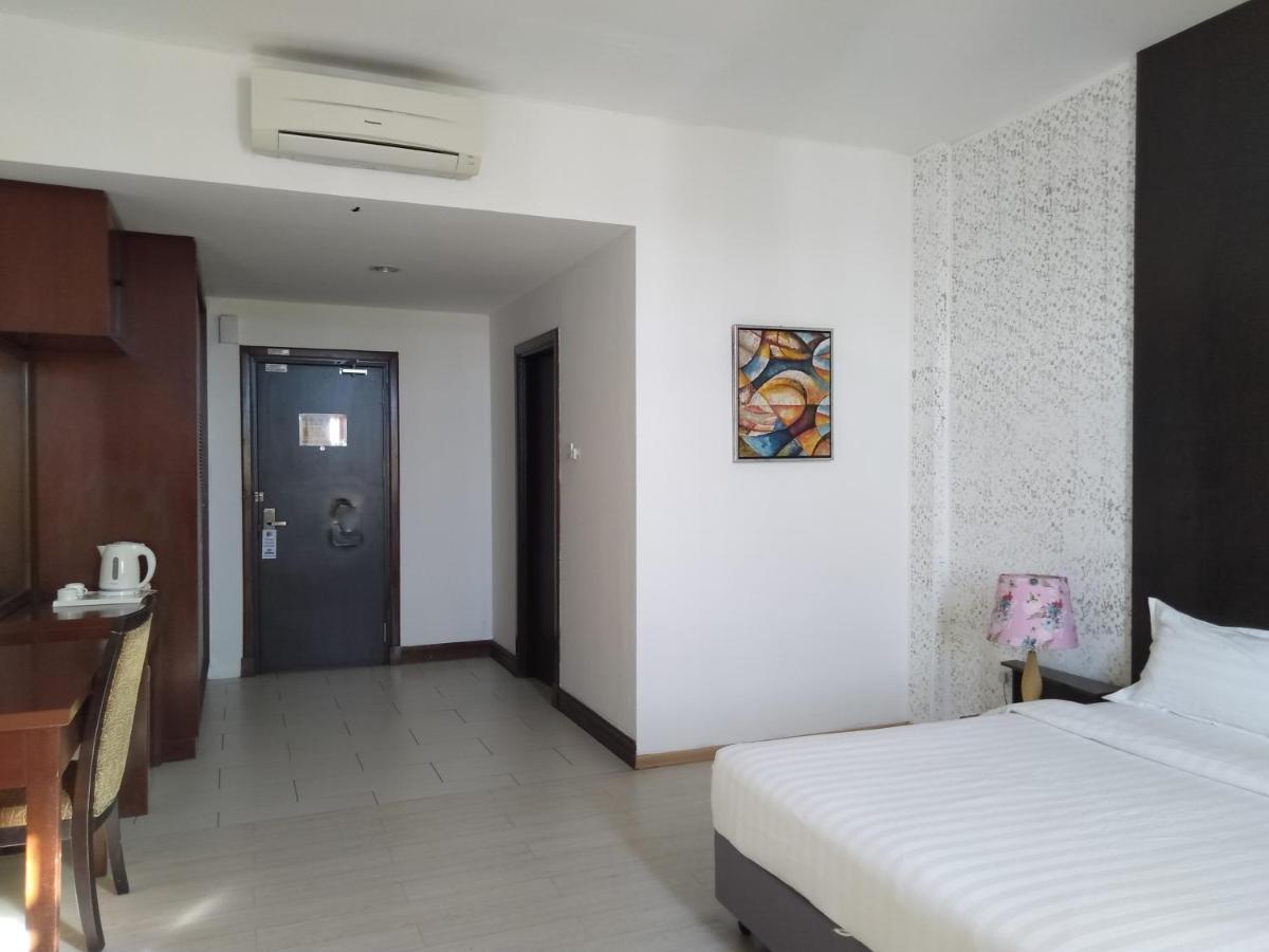 Ginasuite Kompleks27 Hotel بندر سير بيجوانا المظهر الخارجي الصورة