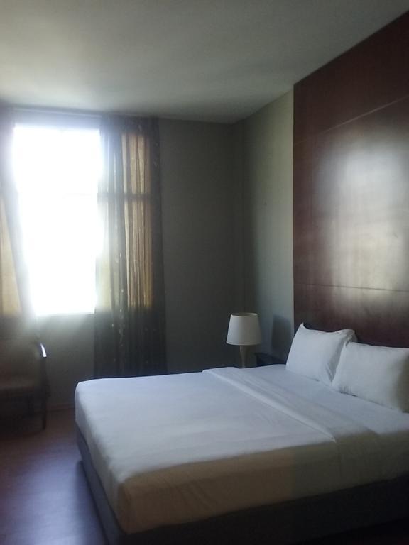 Ginasuite Kompleks27 Hotel بندر سير بيجوانا المظهر الخارجي الصورة