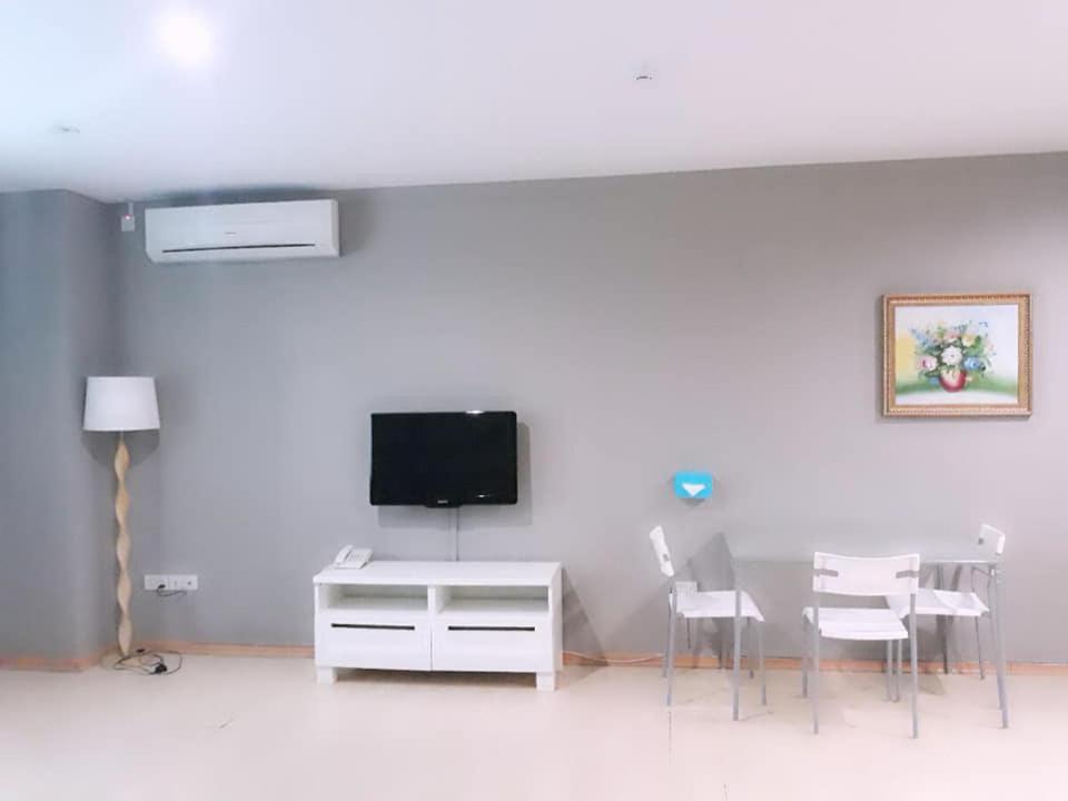 Ginasuite Kompleks27 Hotel بندر سير بيجوانا المظهر الخارجي الصورة