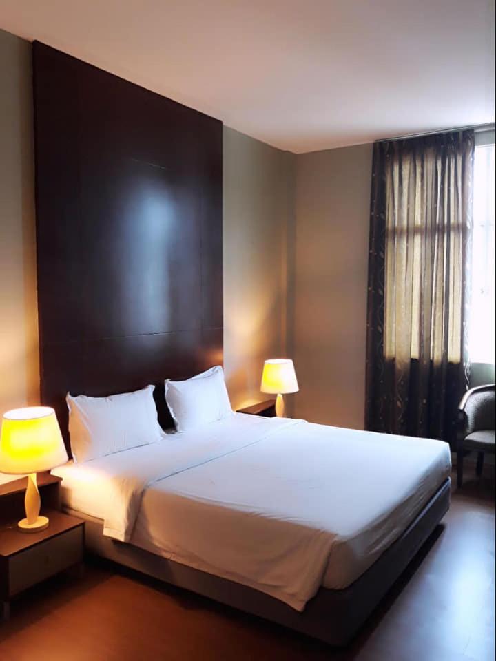 Ginasuite Kompleks27 Hotel بندر سير بيجوانا المظهر الخارجي الصورة