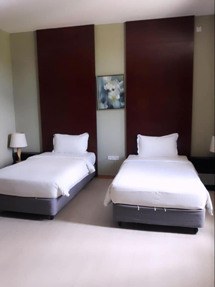 Ginasuite Kompleks27 Hotel بندر سير بيجوانا المظهر الخارجي الصورة